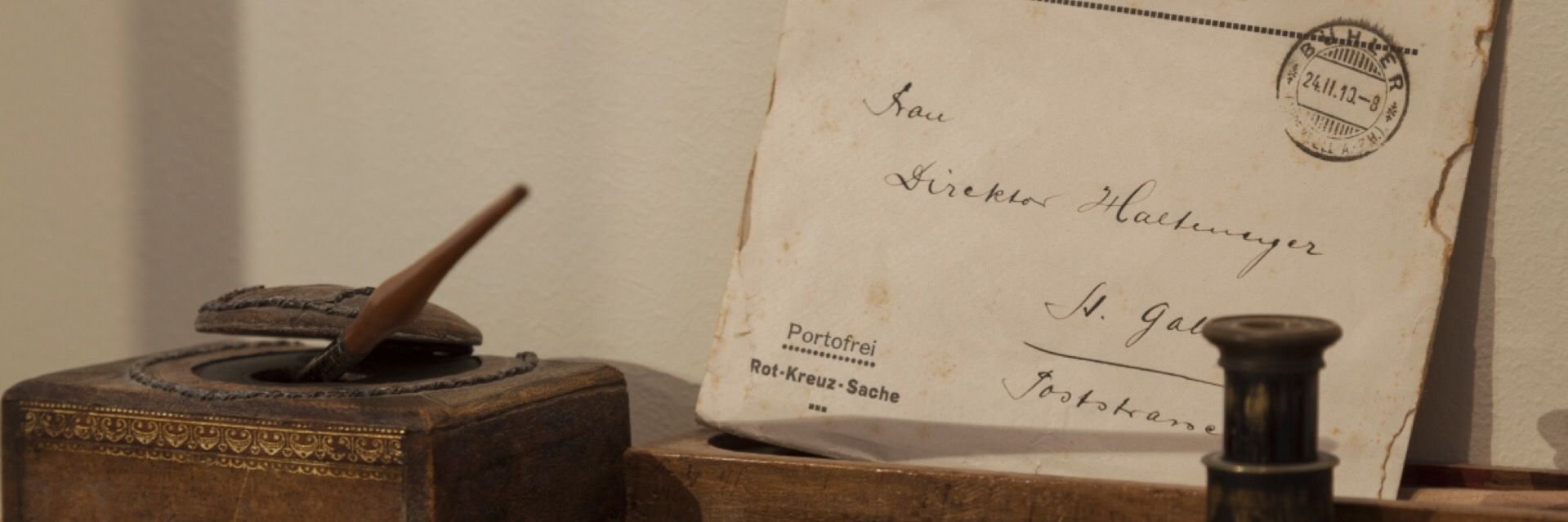 Foto: altes Dokument, Schreibfeder